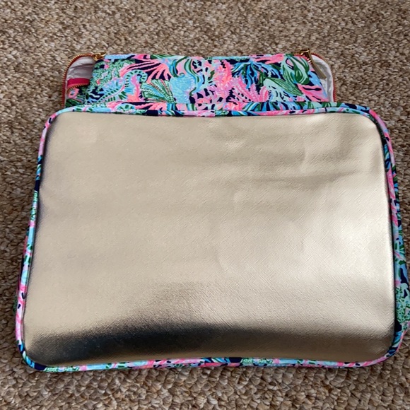 🎉Host Pick🎉 NWT Lilly Pulitzer Wine Carrier - Picture 13 of 13